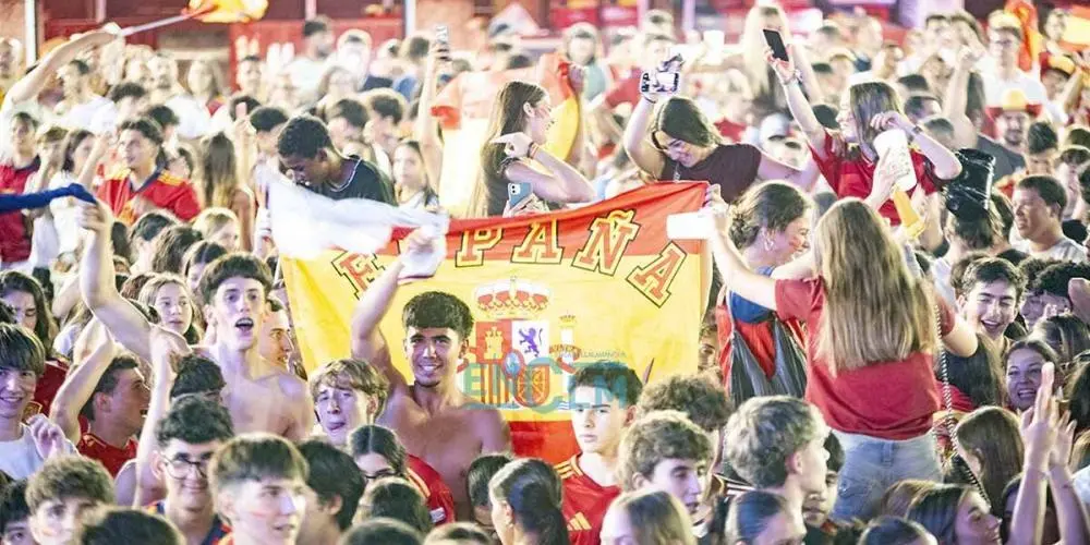 Celebración en Toledo de la victoria de España ante Francia. Foto: Rebeca Arango.