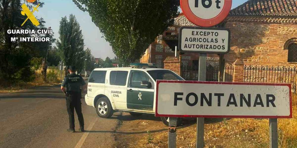 Un Guardia Civil en Fontanar.