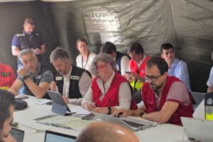 Mercedes Gómez, presente en el puesto de mando avanzado estatal situado en Navalcarnero.
