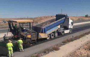 Renovación del pavimento en la CM-40, en Toledo.