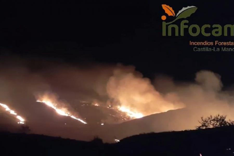 Vídeo | Un incendio obligó a confinar a vecinos de un pueblo de Toledo: ya está controlado