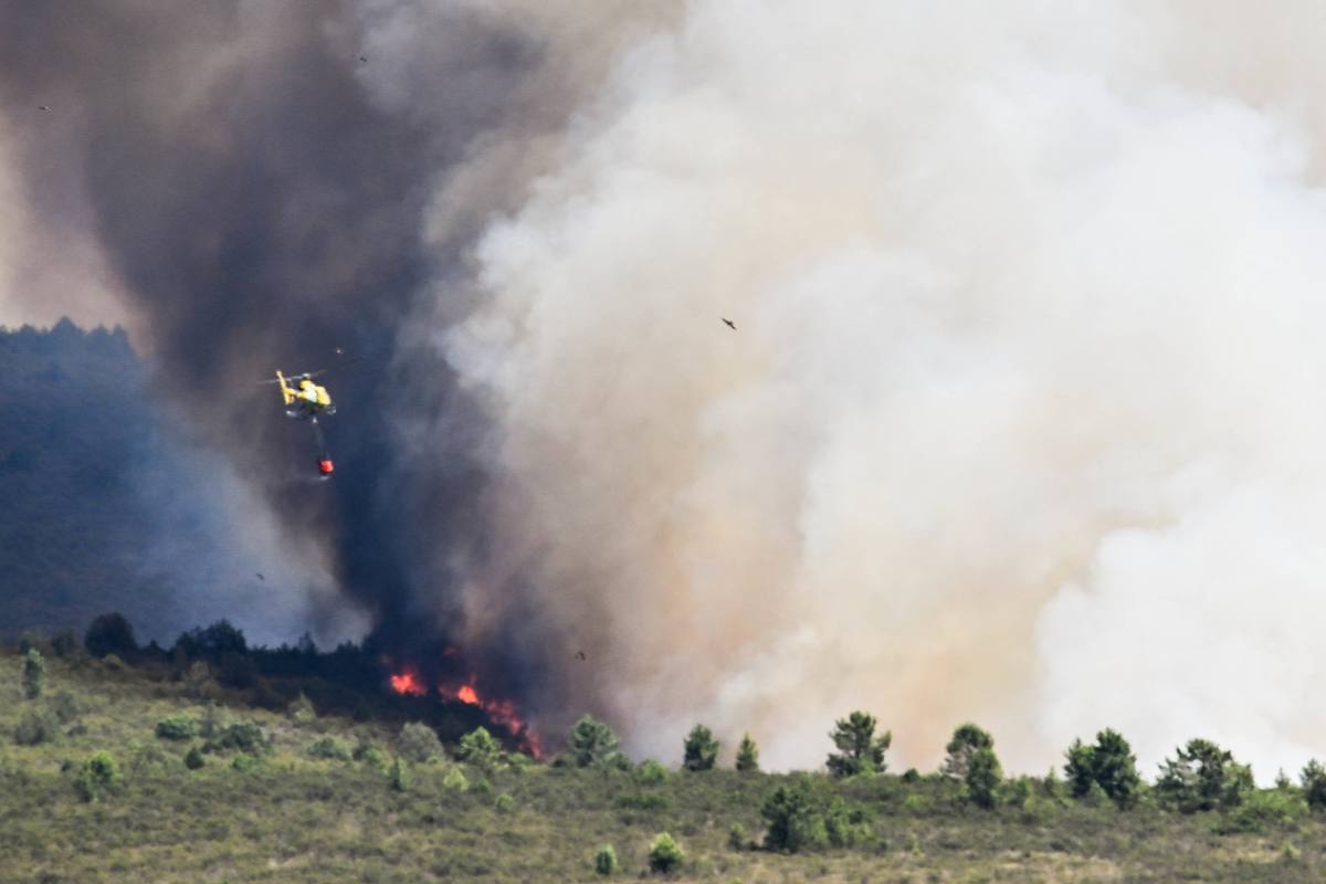 Incendio en la Sierra Norte de Guadalajara. Imagen: Rafael Martín - Europa Press