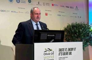 El consejero de Agricultura, Ganadería y Desarrollo Rural, Julián Martínez Lizán.