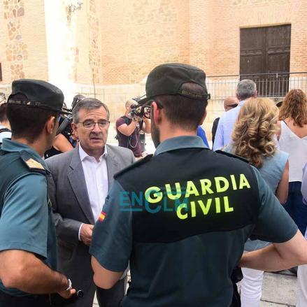 Fotos | Alameda de la Sagra se une al dolor de la familia de Rosana, la vecina asesinada por su pareja — imagen 6