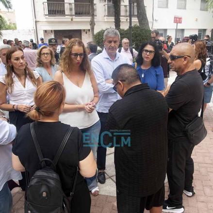 Fotos | Alameda de la Sagra se une al dolor de la familia de Rosana, la vecina asesinada por su pareja — imagen 8