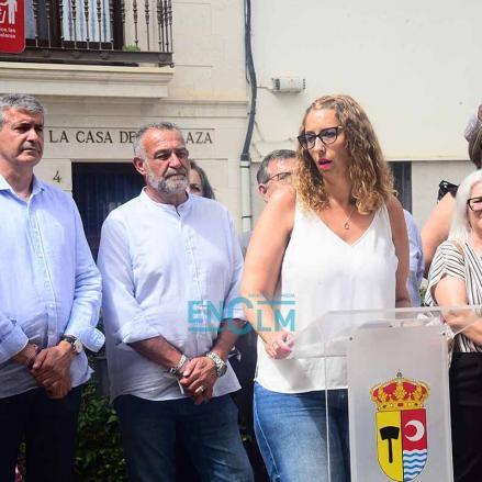 Fotos | Alameda de la Sagra se une al dolor de la familia de Rosana, la vecina asesinada por su pareja — imagen 11