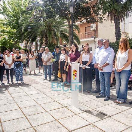 Fotos | Alameda de la Sagra se une al dolor de la familia de Rosana, la vecina asesinada por su pareja — imagen 3