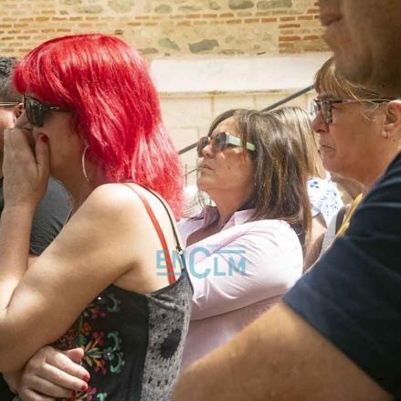 Fotos | Alameda de la Sagra se une al dolor de la familia de Rosana, la vecina asesinada por su pareja — imagen 39