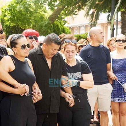 Fotos | Alameda de la Sagra se une al dolor de la familia de Rosana, la vecina asesinada por su pareja — imagen 37