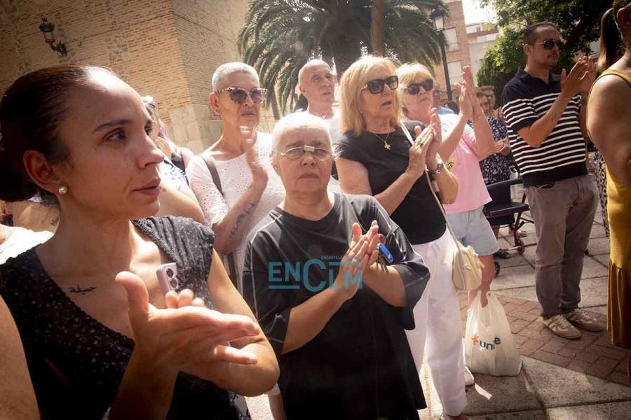 Fotos | Alameda de la Sagra se une al dolor de la familia de Rosana, la vecina asesinada por su pareja