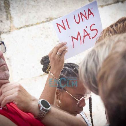 Fotos | Alameda de la Sagra se une al dolor de la familia de Rosana, la vecina asesinada por su pareja — imagen 5