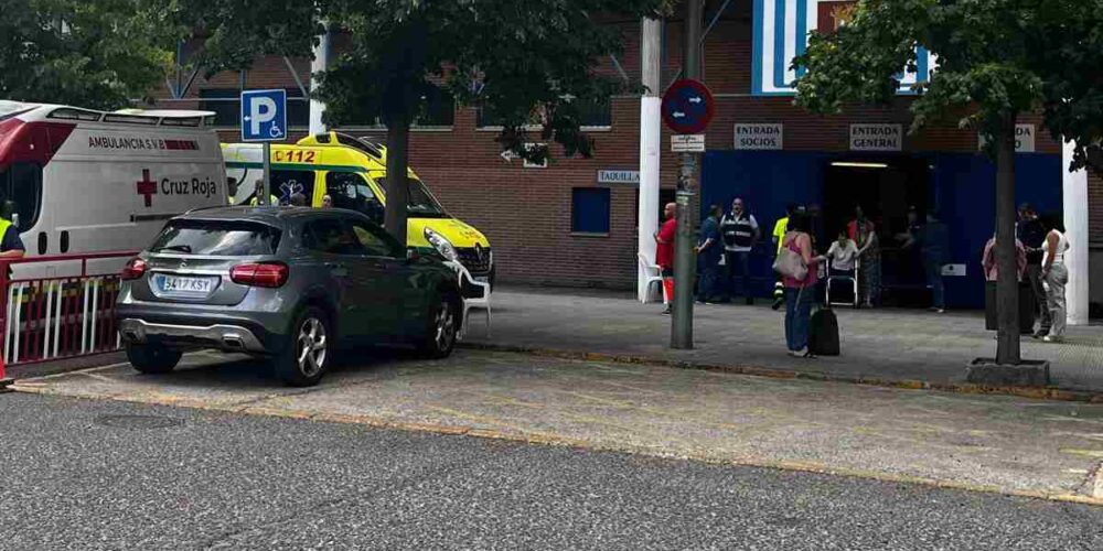 Llegada de evacuados por el incendio del Valle del Tiétar al pabellón Sandra Sánchex Primero de Mayo de Talavera.