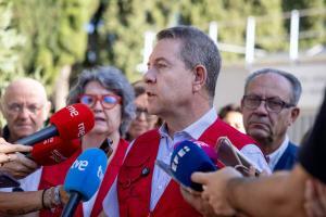 El presidente de Castilla-La Mancha, Emiliano García-Page, preside la reunión del CECOPI en el Centro Operativo Regional de Lucha contra Incendios Forestales, en Toledo. (Fotos: Piedad López // JCCM)