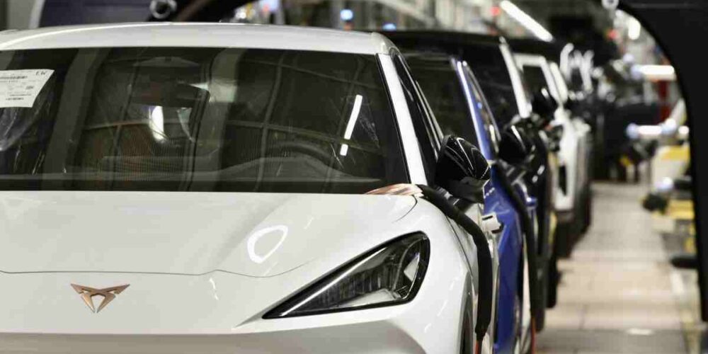 Vehículos en la cadena de montaje de la planta automovilística. Foto: David Oller/Europa Press.