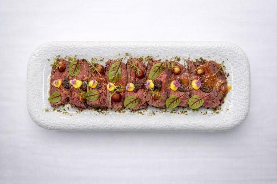 El único restaurante de España donde puedes comer cocodrilo, cebra y avestruz está en Talavera: pagarás unos 30 euros