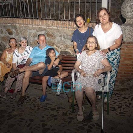 Fotos | Arrancan las fiestas de La Cornisa, el barrio más popular del Casco de Toledo — imagen 27