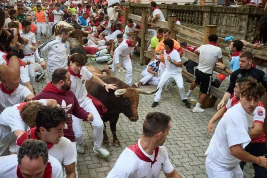 Un vecino de Yunquera de Henares (Guadalajara) corneado en el último encierro de San Fermín