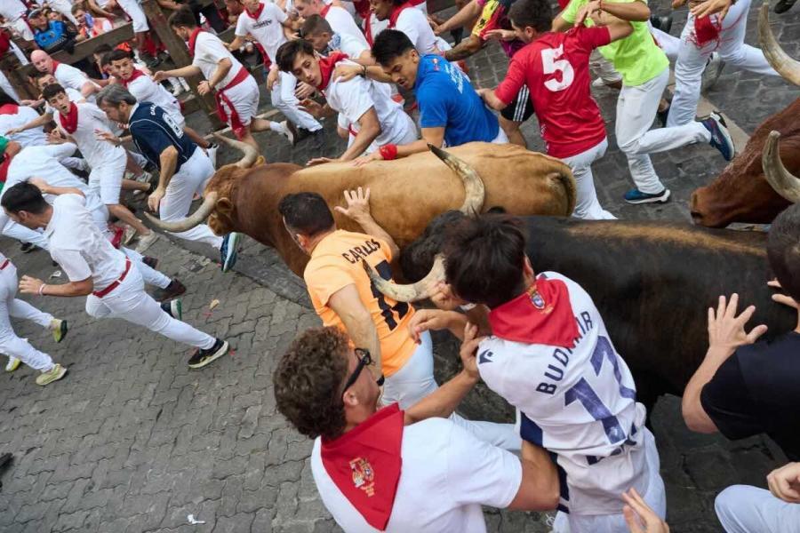 Ingresado en Urgencias el corredor de Azuqueca herido en el sexto encierro de Sanfermines