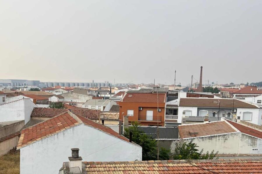 El humo y el olor a quemado llegan a varios puntos de Ciudad Real, como Alcázar, Campo de Criptana y Tomelloso