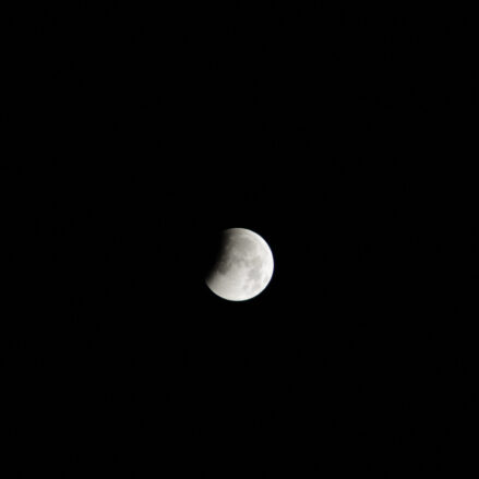 Así se ha visto el eclipse de Luna en Toledo, en imágenes — imagen 1