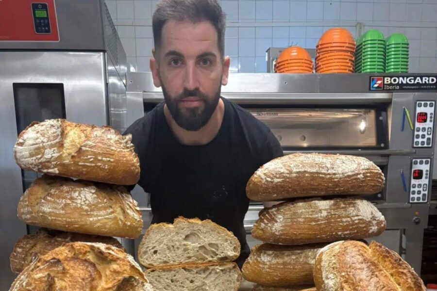 Uno de los mejores panaderos de España es de Ciudad Real y su secreto está en la masa: «De ella nace este éxito»