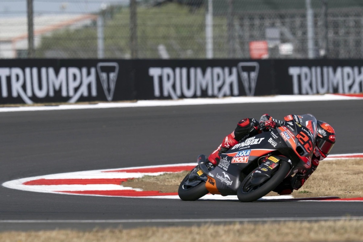 Imagen del piloto manchego David Almansa en el GP de Silverstone