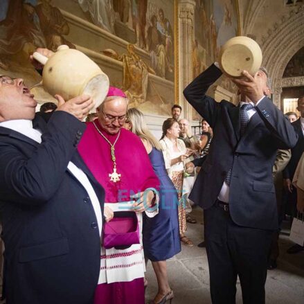 Fotos | Con los tradicionales botijos y con una procesión diferente, así se celebró en la Catedral de Toledo la Virgen del Sagrario — imagen 112