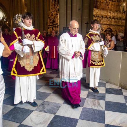 Fotos | Con los tradicionales botijos y con una procesión diferente, así se celebró en la Catedral de Toledo la Virgen del Sagrario — imagen 116