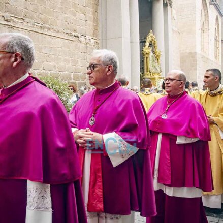 Fotos | Con los tradicionales botijos y con una procesión diferente, así se celebró en la Catedral de Toledo la Virgen del Sagrario — imagen 118