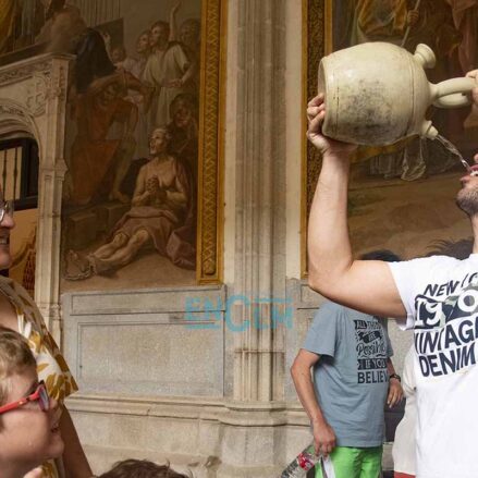 Fotos | Con los tradicionales botijos y con una procesión diferente, así se celebró en la Catedral de Toledo la Virgen del Sagrario — imagen 109