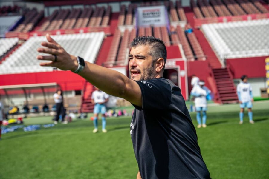 Víctor de Arce, el cazatalentos toledano del fútbol que ha estado en medio mundo y se ha ganado aparecer en ‘Forbes’