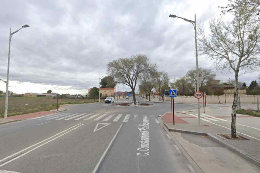 Fallece un hombre de 62 años al saltarse una rotonda y chocar con un árbol en Albacete