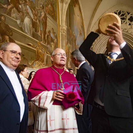 Fotos | Con los tradicionales botijos y con una procesión diferente, así se celebró en la Catedral de Toledo la Virgen del Sagrario — imagen 98