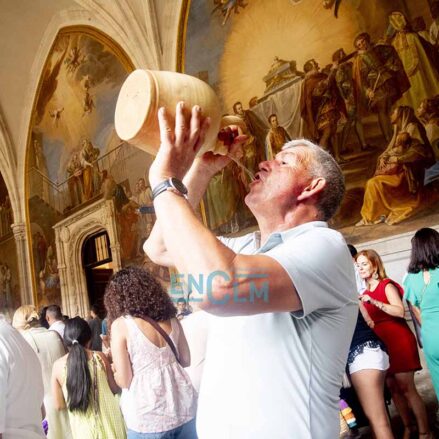 Fotos | Con los tradicionales botijos y con una procesión diferente, así se celebró en la Catedral de Toledo la Virgen del Sagrario — imagen 100