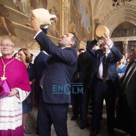 Fotos | Con los tradicionales botijos y con una procesión diferente, así se celebró en la Catedral de Toledo la Virgen del Sagrario — imagen 70