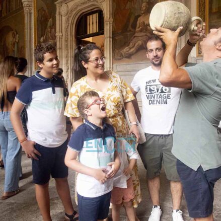 Fotos | Con los tradicionales botijos y con una procesión diferente, así se celebró en la Catedral de Toledo la Virgen del Sagrario — imagen 66