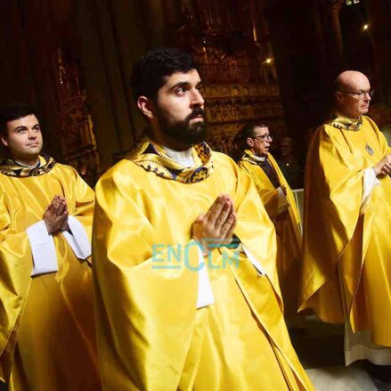 Fotos | Con los tradicionales botijos y con una procesión diferente, así se celebró en la Catedral de Toledo la Virgen del Sagrario — imagen 9