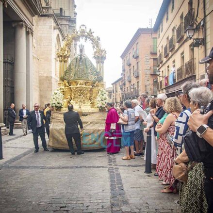 Fotos | Con los tradicionales botijos y con una procesión diferente, así se celebró en la Catedral de Toledo la Virgen del Sagrario — imagen 3