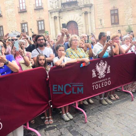 Fotos | Con los tradicionales botijos y con una procesión diferente, así se celebró en la Catedral de Toledo la Virgen del Sagrario — imagen 48