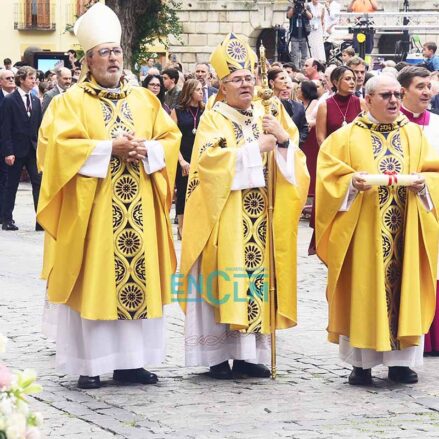 Fotos | Con los tradicionales botijos y con una procesión diferente, así se celebró en la Catedral de Toledo la Virgen del Sagrario — imagen 15