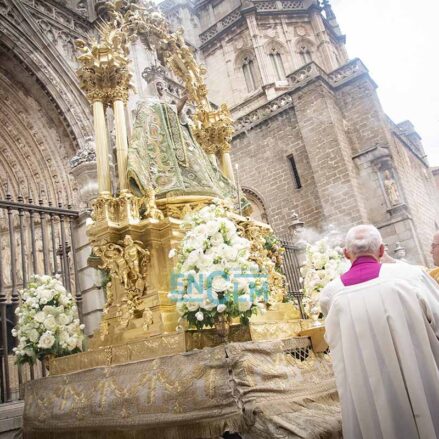 Fotos | Con los tradicionales botijos y con una procesión diferente, así se celebró en la Catedral de Toledo la Virgen del Sagrario — imagen 22