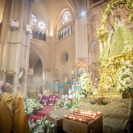 Fotos | Con los tradicionales botijos y con una procesión diferente, así se celebró en la Catedral de Toledo la Virgen del Sagrario — imagen 43
