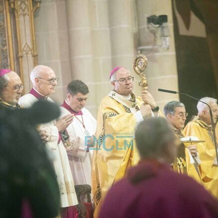 Fotos | Con los tradicionales botijos y con una procesión diferente, así se celebró en la Catedral de Toledo la Virgen del Sagrario — imagen 50