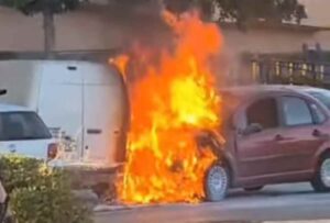 Imagen del incendio que se produjo en Cuenca tras un accidente.