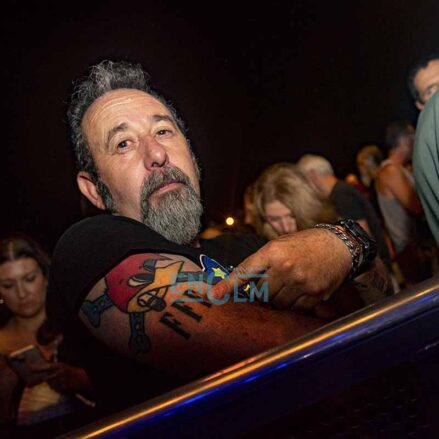 Fotos | Loquillo siempre será el dandi del rock urbano, así fue su abnegado concierto en Toledo — imagen 11