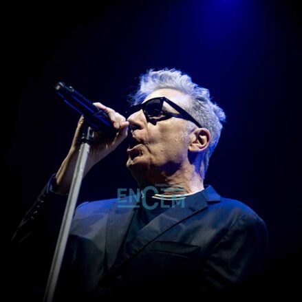 Fotos | Loquillo siempre será el dandi del rock urbano, así fue su abnegado concierto en Toledo — imagen 35