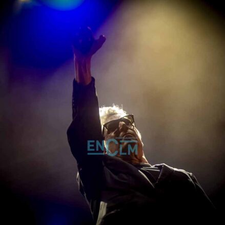 Fotos | Loquillo siempre será el dandi del rock urbano, así fue su abnegado concierto en Toledo — imagen 17