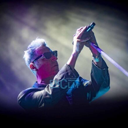 Fotos | Loquillo siempre será el dandi del rock urbano, así fue su abnegado concierto en Toledo — imagen 15