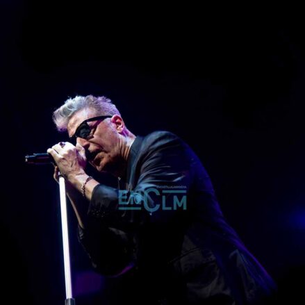 Fotos | Loquillo siempre será el dandi del rock urbano, así fue su abnegado concierto en Toledo — imagen 34