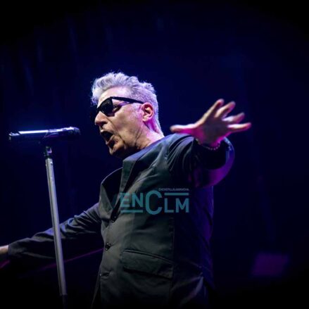 Fotos | Loquillo siempre será el dandi del rock urbano, así fue su abnegado concierto en Toledo — imagen 26